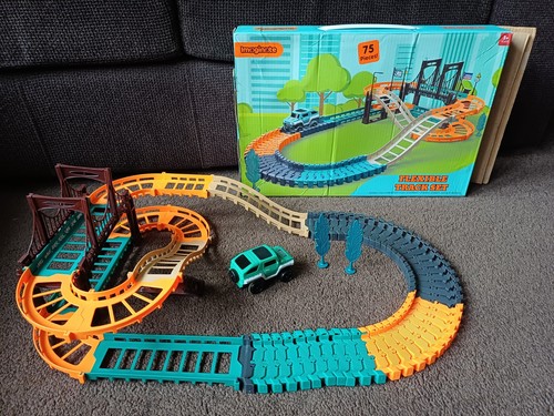 Flexible track set - track, with