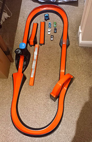 Hot wheels track - hot, 5